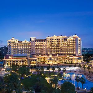 Radisson Blu Forest Manor Shanghai Hongqiao - Near Necc